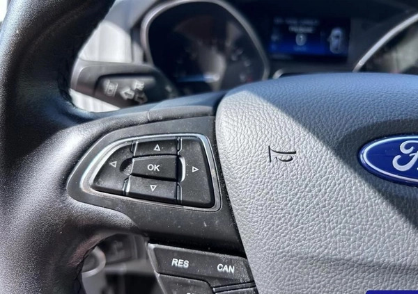 Ford Focus cena 34700 przebieg: 158202, rok produkcji 2018 z Wieliczka małe 742
